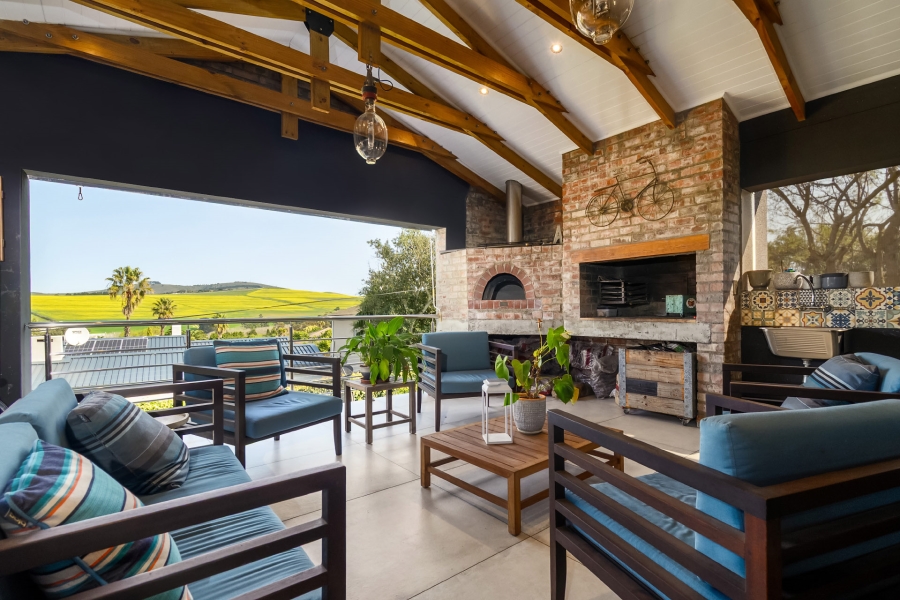 6 Bedroom Property for Sale in Kenridge Heights Western Cape